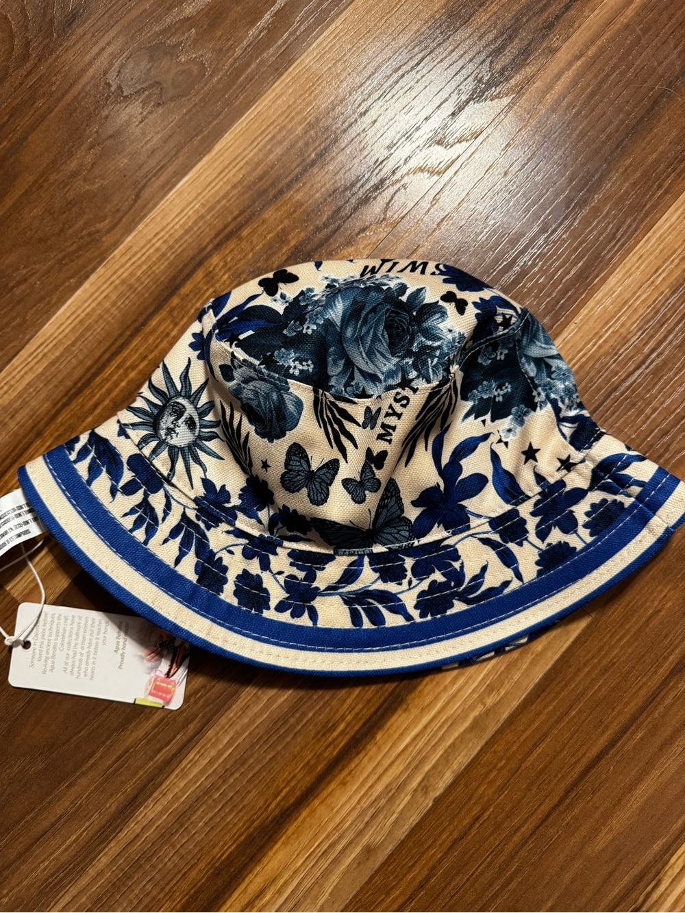 🦋 Women’s butterfly Floral Blue & Cream reversible Bucket Hat